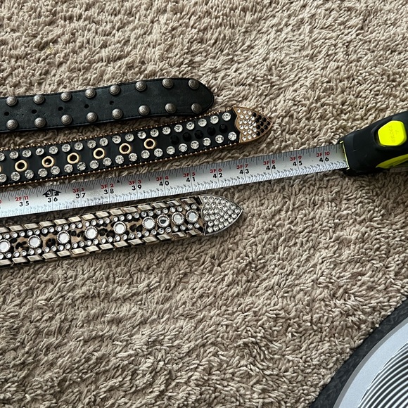 Lot of Stylish Women's Western Belt Set with Rhinestone Buckles - Picture 8 of 9